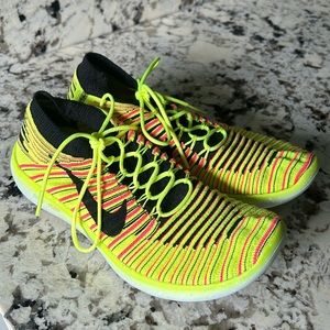Women’s knit Nike running shoes